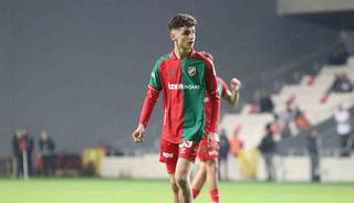 Karşıyakalı Adem Yeşilyurt&rsquo;a yurt dışında ilgi!