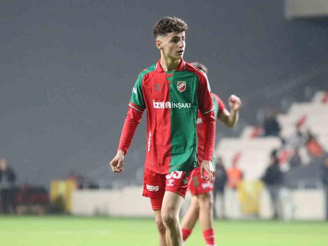 Karşıyakalı Adem Yeşilyurt&rsquo;a yurt dışında ilgi!