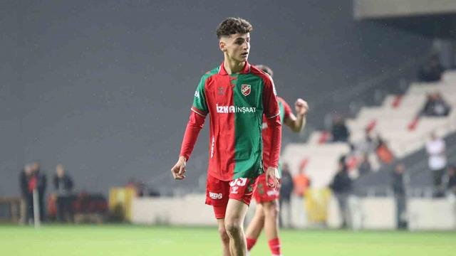 Karşıyakalı Adem Yeşilyurt’a yurt dışında ilgi!