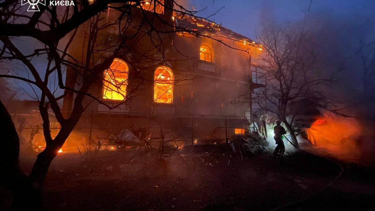 Kiev cehennemi! Rusya 500 İHA ile saldırdı: Kentten dumanlar yükseliyor! - Dünya Haberleri