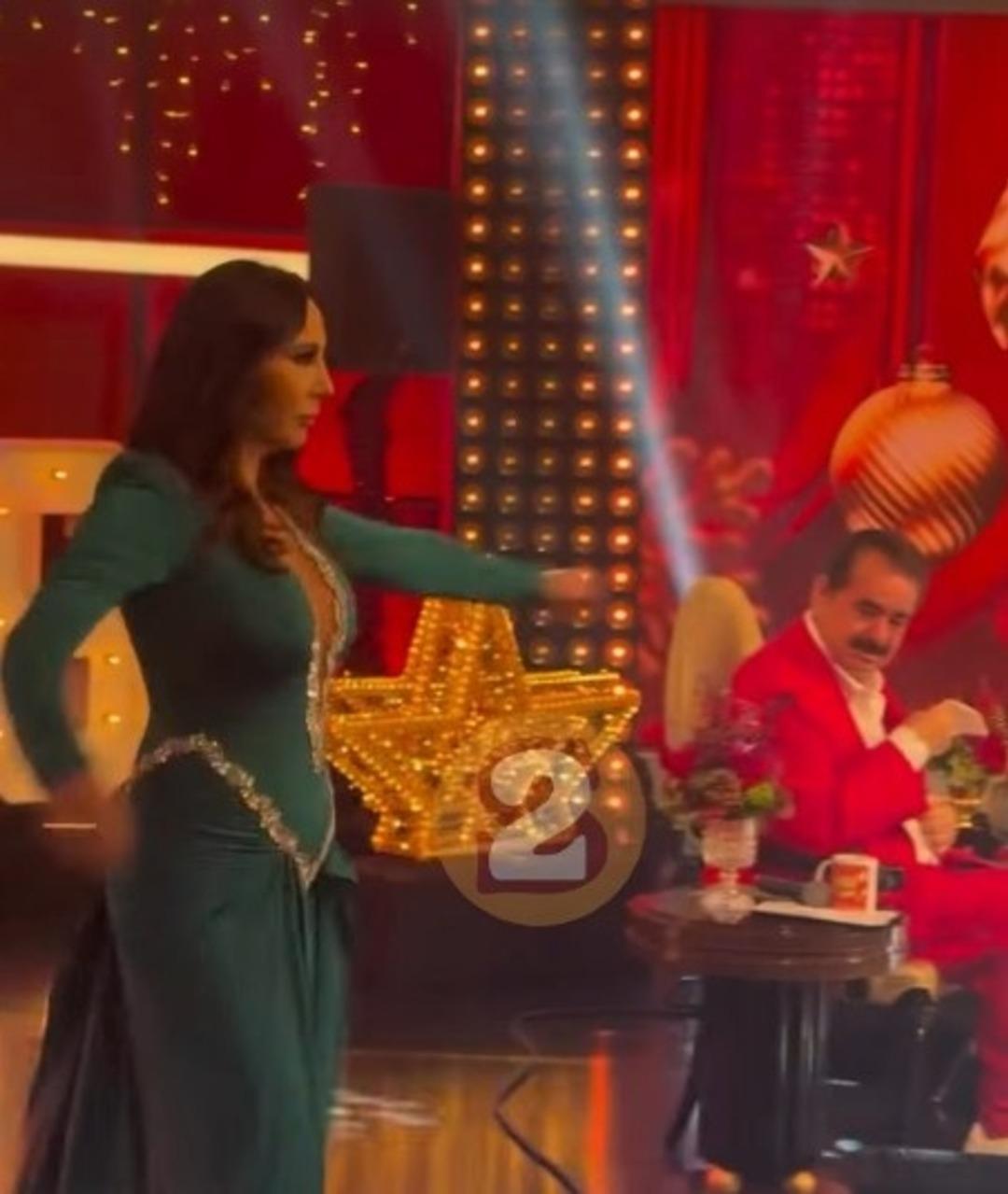 İbo Show Yılbaşı &Ouml;zel konukları kimler? Oryantal Asena yıllar sonra aynı sahnede! G&ouml;r&uuml;nt&uuml;ler ifşa oldu 1