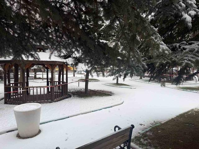 Patnos&rsquo;ta beklenen kar yağışı başladı 2