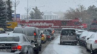Erzurum’da ulaşıma kar engeli