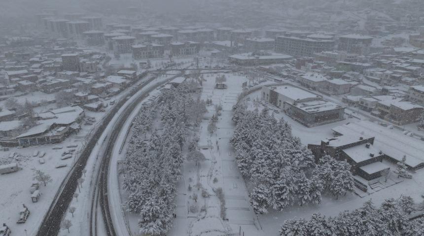 Başkan &Ouml;zdoğan: "Kar rahmettir, t&uuml;m ekiplerimizle sahadayız"