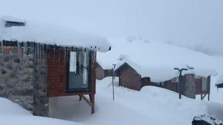 Rize’de yüksek tepeler beyaza büründü