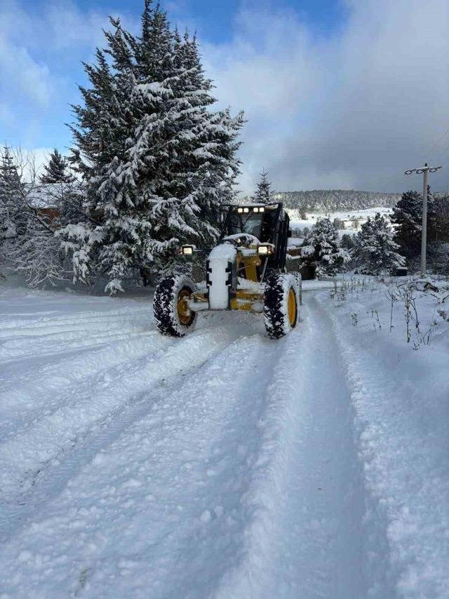 Bolu&rsquo;da kar seferberliği: Kapalı k&ouml;y yolu yok 1