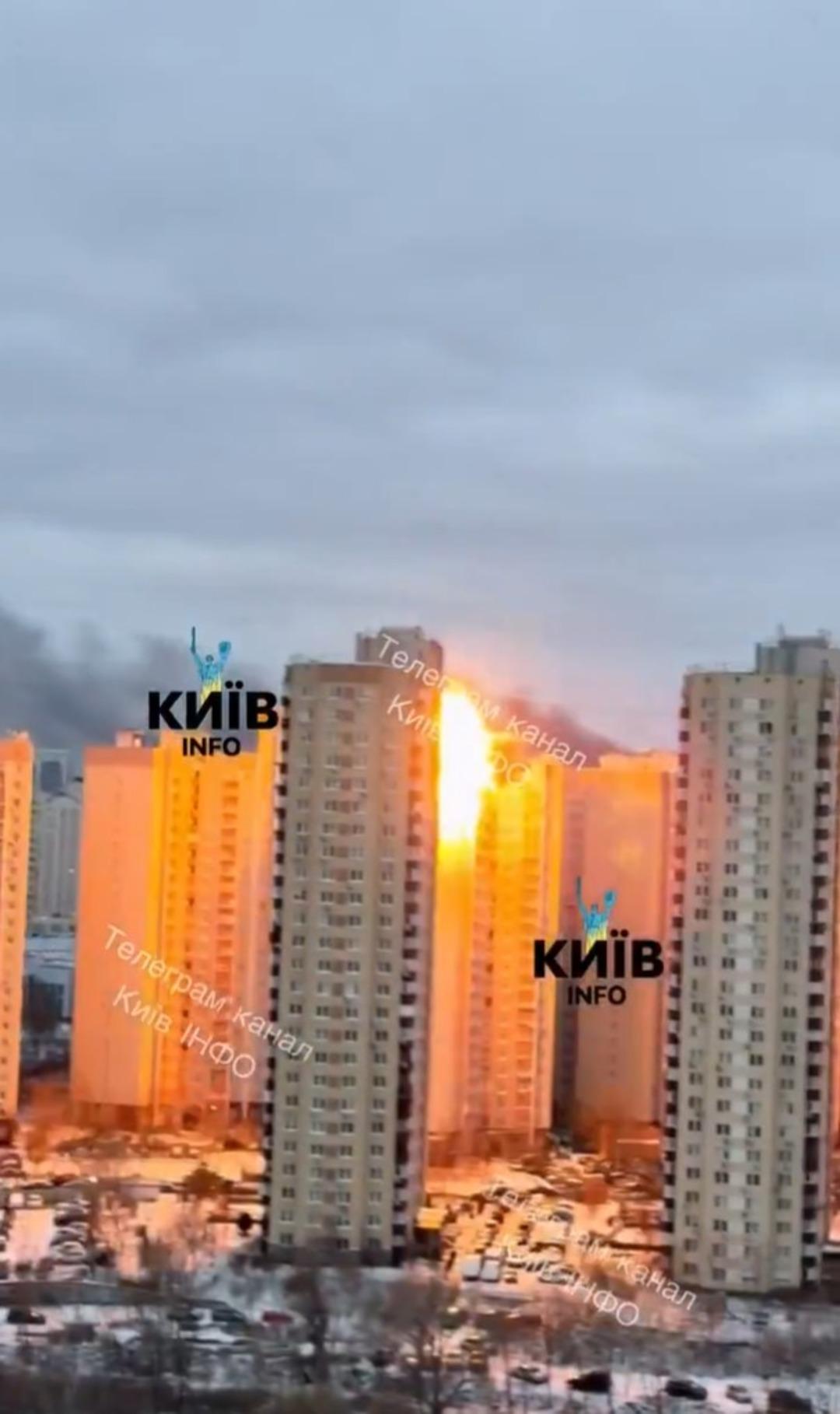 Kiev cehennemi! Rusya 500 İHA ile saldırdı: Kentten dumanlar y&uuml;kseliyor! 2