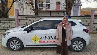 &Ccedil;ocukluk hayali olan ehliyete 60 yaşında kavuştu