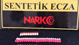 Ekiplerin ş&uuml;phelendiği şahsın &uuml;zerinden uyuşturucu &ccedil;ıktı