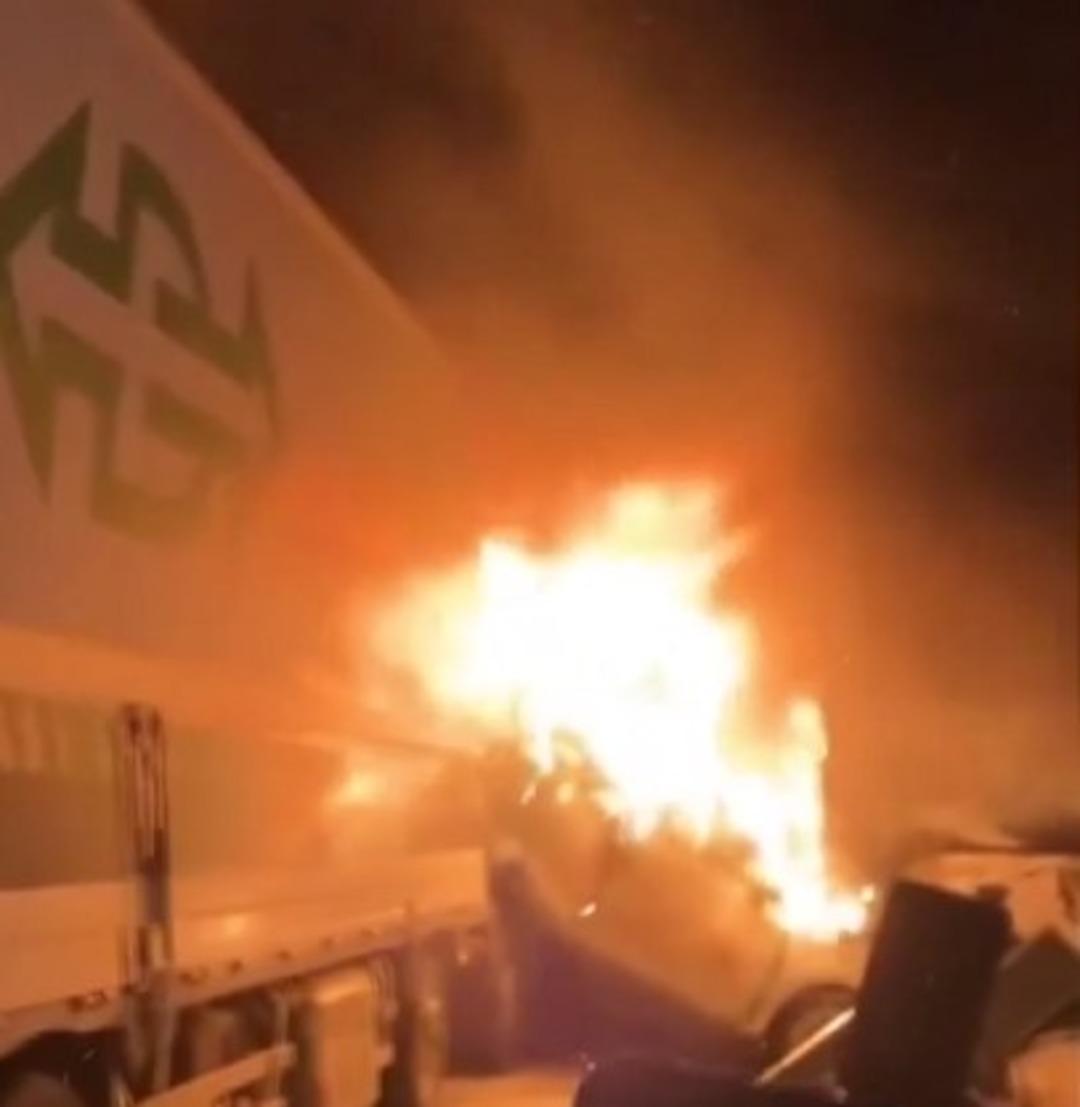 Japonya da zincirleme kaza! 50 ara&ccedil; karıştı: 2 &ouml;l&uuml;, 26 yaralı 1