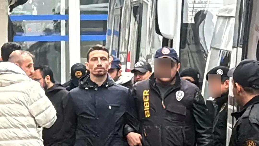 Mert Hakan Yandaş tan Fenerbah&ccedil;e taraftarına mektup! "Canımı en &ccedil;ok acıtan şey..." 1