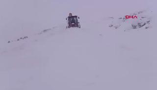 Kars'ta kar esareti! 27 k&ouml;y yolu ulaşıma kapandı