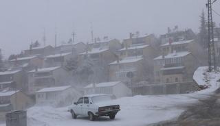 Elazığ'da 4 bin yıllık tarihi Harput beyaza b&uuml;r&uuml;nd&uuml;