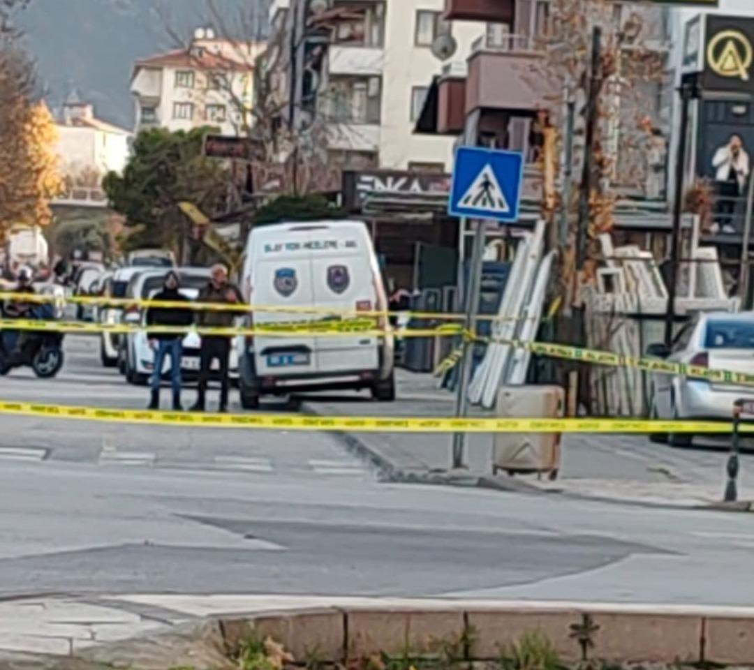 Denizli&rsquo;de ş&uuml;pheli valiz kontroll&uuml; bir şekilde patlatıldı; i&ccedil;inden kıyafetler &ccedil;ıktı 1