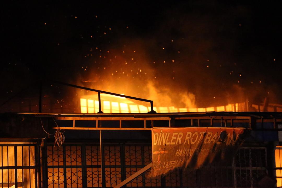Hatay da sanayi sitesinde yangın! Ekipler sevk edildi 1