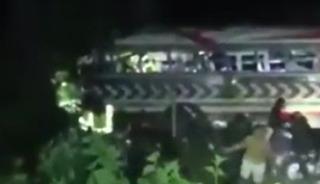 Guatemala&rsquo;da otob&uuml;s u&ccedil;uruma yuvarlandı: 15 &ouml;l&uuml;, 19 yaralı