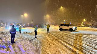 Bolu Dağı'nda yoğun kar yağışı! İstanbul istikametine geçişlerine izin verilmiyor