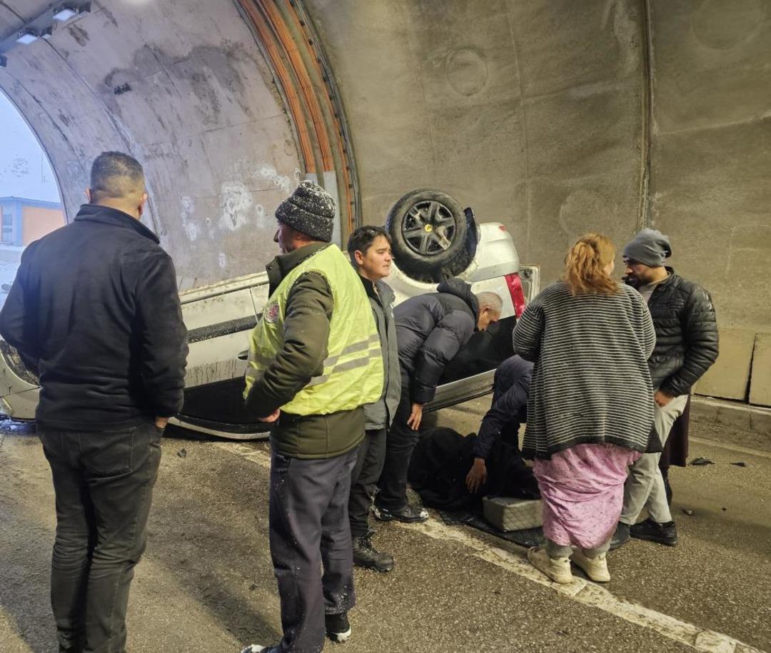 Y&uuml;ksekova&rsquo;da trafik kazası: 3 yaralı 2