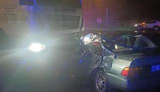 Zonguldak'ta kamyon ile otomobil &ccedil;arpıştı: 3 yaralı