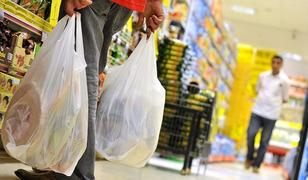 Plastik poşetlere zam! 2026 fiyatı a&ccedil;ıklandı: 50 kuruş veriliyordu, artık...