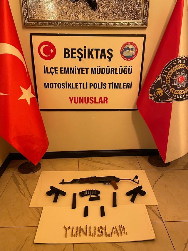 İstanbul un g&ouml;beğindeki otel odasını cephaneliğe &ccedil;evirmişler! Yaşları daha 19, 20... 2