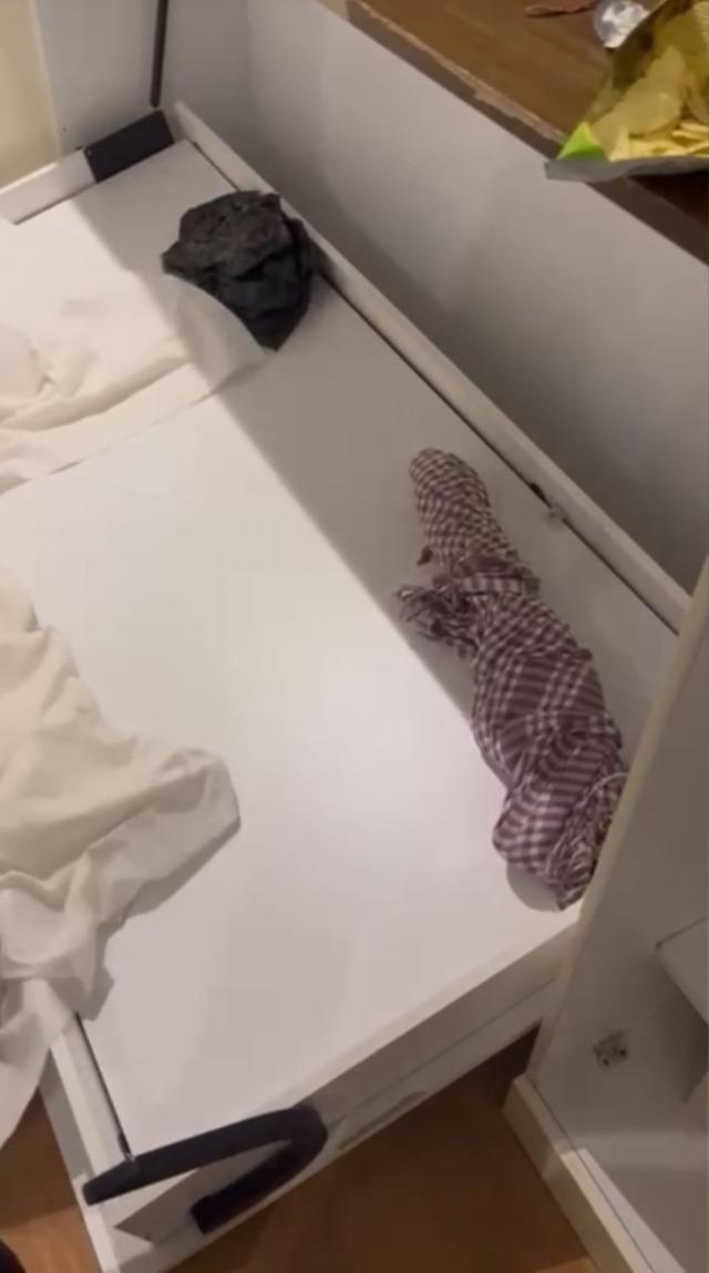 İstanbul un g&ouml;beğindeki otel odasını cephaneliğe &ccedil;evirmişler! Yaşları daha 19, 20... 1