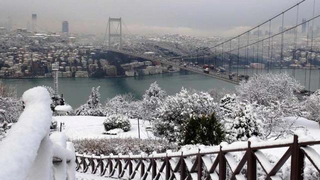 İstanbul’da yılbaşı kar yağışı! Meteoroloji'den 7 il için sarı, 3 il için turuncu kodlu uyarı