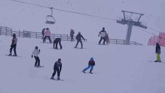 Paland&ouml;ken&rsquo;de kar, kış ve kayak keyfi 13