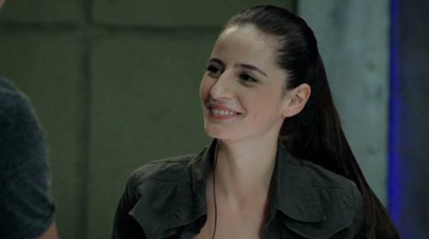 Esra Şeng&uuml;nalp, A.B.İ. dizisi i&ccedil;in sa&ccedil;larını kısacık kestirdi