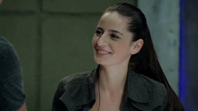 Esra Şengünalp, A.B.İ. dizisi için saçlarını kısacık kestirdi