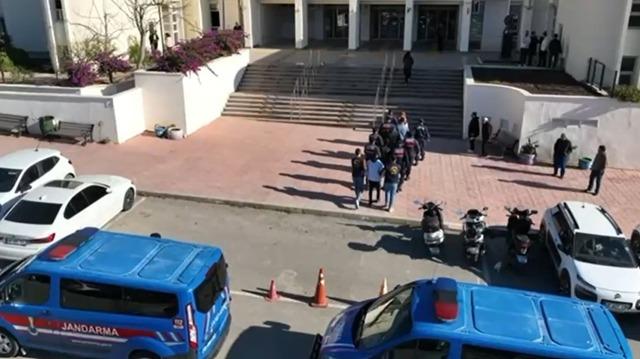 Bakan Yerlikaya "Deşifre edildi" diyerek duyurdu: "156 g&ouml;&ccedil;men ka&ccedil;ak&ccedil;ılığı organizat&ouml;r&uuml;n&uuml; yakaladık" 1