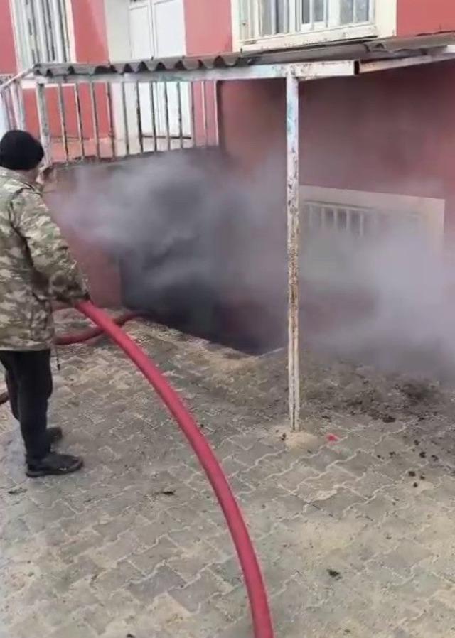 Okulun bodrum katında korkutan yangın 1