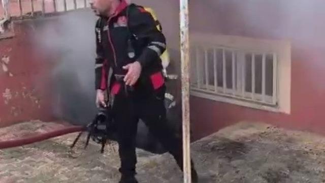 Okulun bodrum katında korkutan yangın