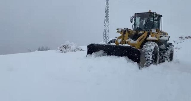 Şırnak&rsquo;ta yoğun kar nedeni ile bazı yollar ulaşıma kapandı 1