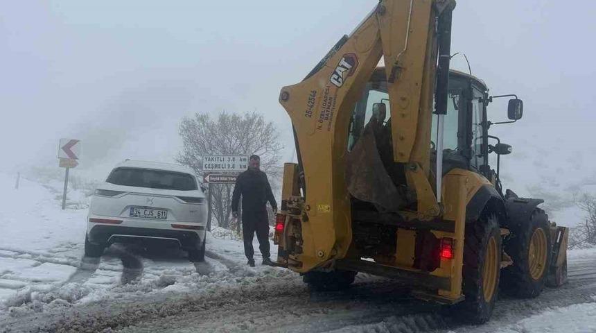 Gerc&uuml;ş&rsquo;te kar nedeniyle 5 k&ouml;y yolu ulaşıma kapandı