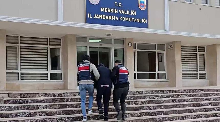 101 su&ccedil; kaydı bulunan firari Mersin&rsquo;de yakalandı