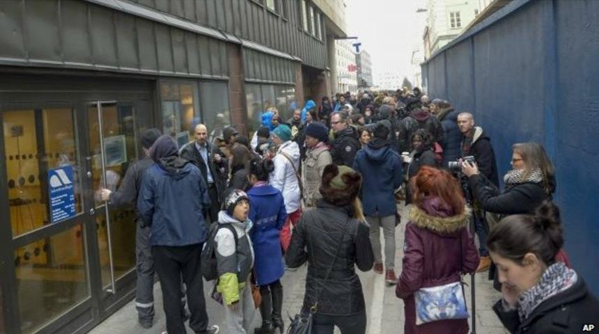 İsveç'te işsiz ordusuna polis müdahelesi