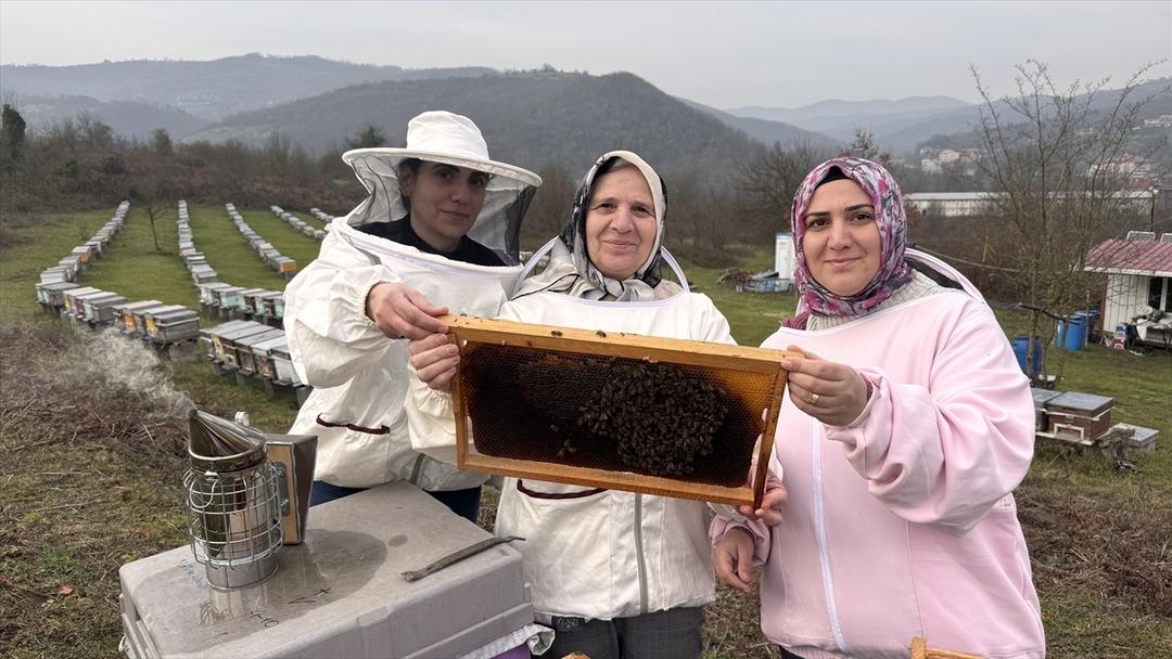 Anne, iki kızına da mesleği &ouml;ğretti  Birlikte &ccedil;alışıyoruz  1