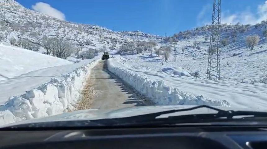 Siirt&rsquo;te kar nedeniyle kapanan yollar a&ccedil;ıldı
