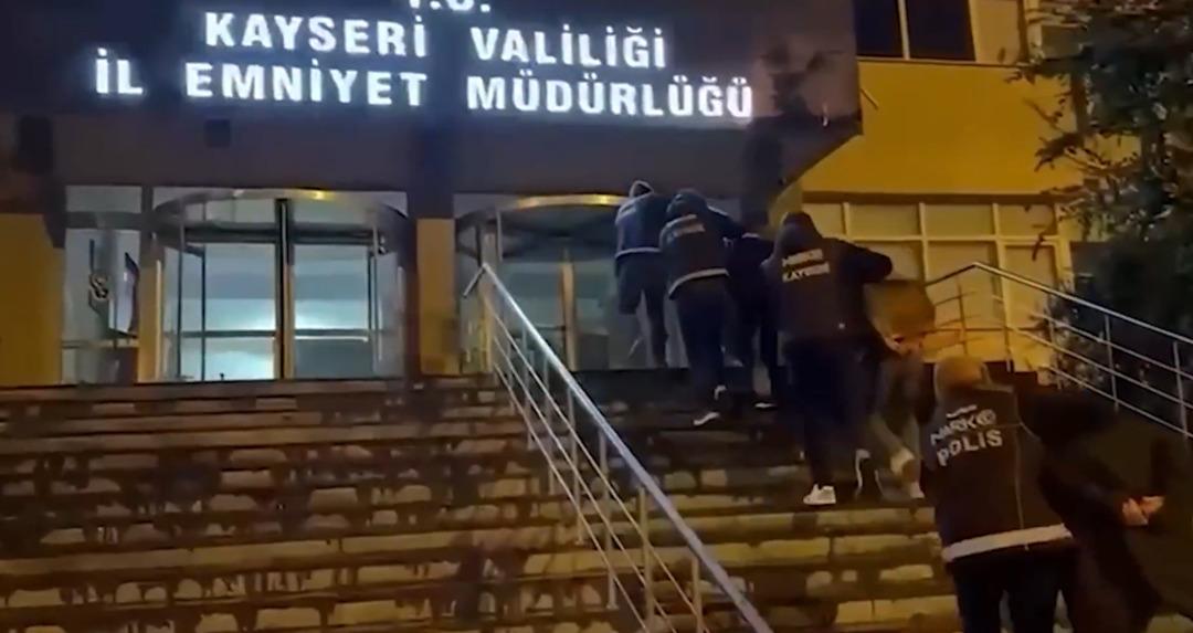 Bakan Yerlikaya 65 ili tek tek sıralayarak duyurdu: Uyuşturucu satıcılarına dev operasyon! 2