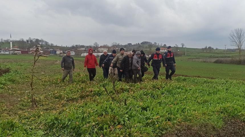 Kocaeli'de 83 yaşındaki Alzheimer hastası tarlada &ouml;l&uuml; bulundu