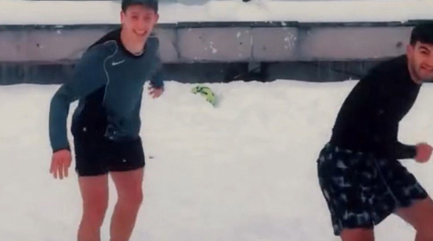 Arda G&uuml;ler, tatilini Bolu&rsquo;da yapıyor