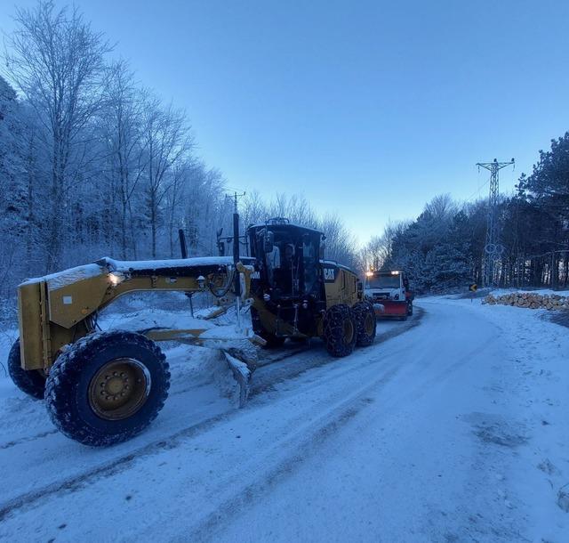 Osmangazi&rsquo;de kar sonrası buzlanmaya karşı seferberlik 6