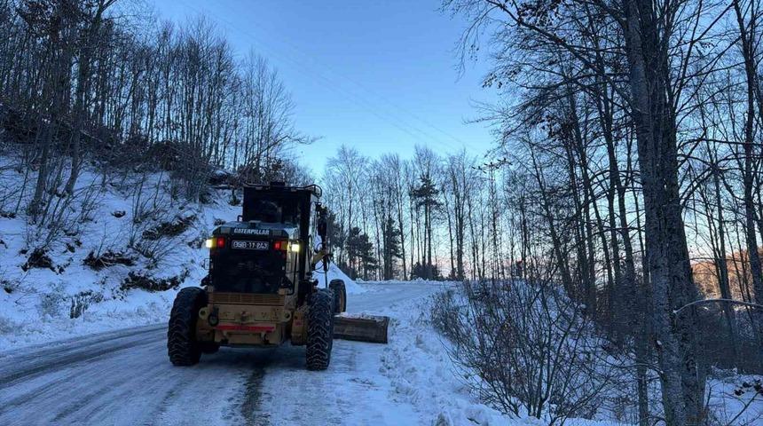 Osmangazi&rsquo;de kar sonrası buzlanmaya karşı seferberlik