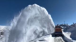 Elazığ’da kapalı köy yollarında çalışmalar sürüyor