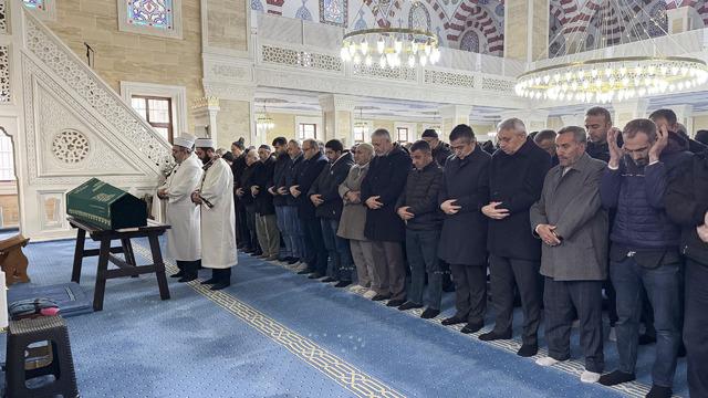 Esenyurt'taki kazada hayatını kaybeden servis sürücüsü toprağa verildi