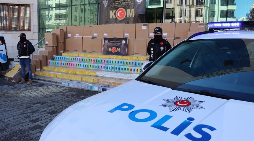 Şanlıurfa'da g&uuml;mr&uuml;k ka&ccedil;ağı 43 bin paket sigara ele ge&ccedil;irildi