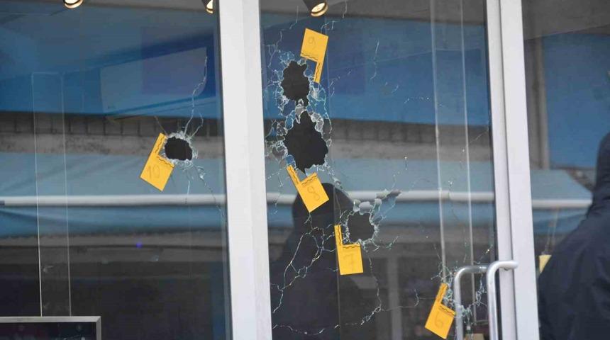 Ordu&rsquo;da iş yerine uzun namlulu silahla saldırı: O anlar g&uuml;venlik kamerasında