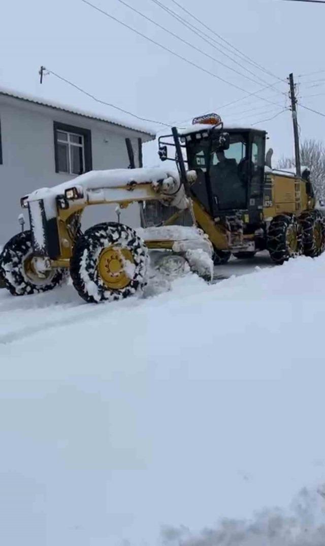 Karab&uuml;k&rsquo;te 26 k&ouml;y yolu ulaşıma kapandı 3