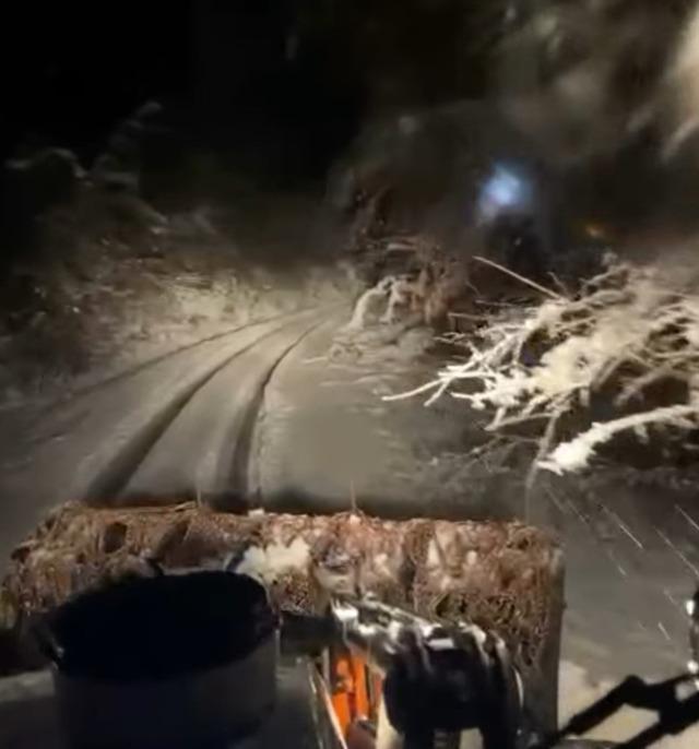 Karab&uuml;k&rsquo;te 26 k&ouml;y yolu ulaşıma kapandı 1